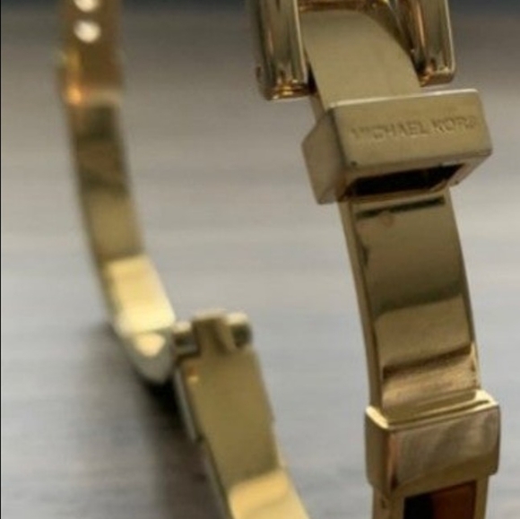 MICHAEL KORS BEDFORD BUCKLE BRACELET - Picture 7 of 7